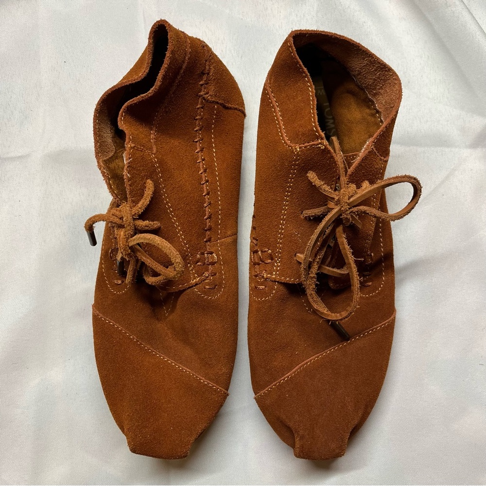 TOMS brown suede moccasins women’s size 9